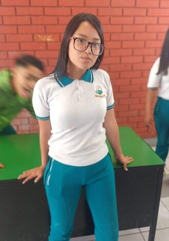 Descargar pack filtrado de la colegiala tetona Alejandra Rozal - RofferPacks