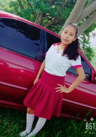 Descargar pack filtrado de la colegiala Ariana López - RofferPacks